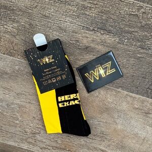 THE WIZ BROADWAY Black and Yellow Socks + Magnet